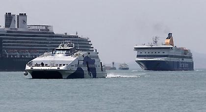 Δεμένα στα λιμάνια τα πλοία στις 8/12 λόγω απεργίας της ΠΝΟ