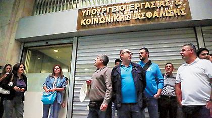 Οι 10 αλλαγές-φωτιά που καίνε ασφαλισμένους και συνταξιούχους