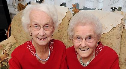 Δίδυμες αποκαλύπτουν τα μυστικά τους (pics)