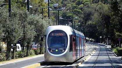 Γυναίκα παρασύρθηκε από συρμό του τραμ στο κέντρο της Αθήνας