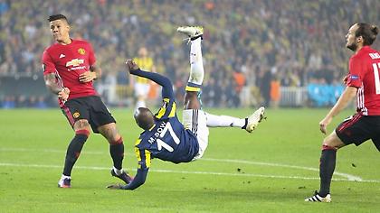 Η Φενερμπαχτσέ έβγαλε φανέλα με τα γράμματα ανάποδα ειδικά για τον Μουσά Σο! (pics&video)