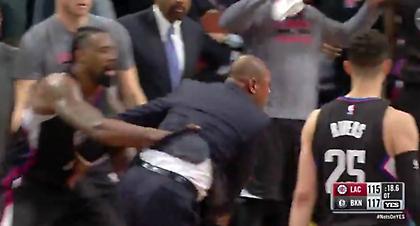 Απίστευτη επίθεση του Ντοκ Ρίβερς σε διαιτητή! (video)