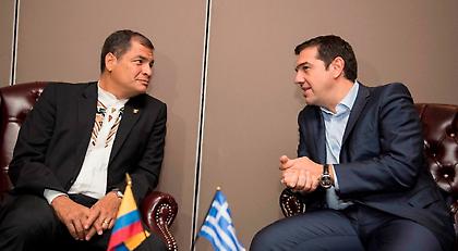 Μαξίμου για Κούβα: Ο Ραούλ τον αγκάλιασε - Ο Κορέα του είπε «κράτα γερά»!