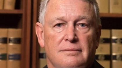 Δικαστής σε θύμα βιασμού: «Θα μπορούσες να είχες κρατήσει τα γόνατά σου κλειστά»