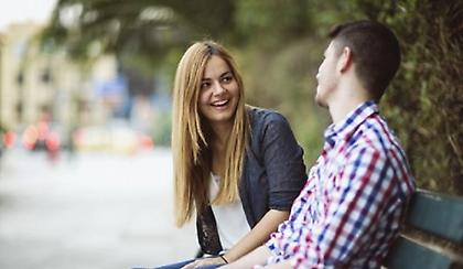 Θέλετε να πιάσετε κουβέντα με έναν άγνωστο; Δείτε 6 συμβουλές