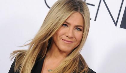 Τζένιφερ Άνιστον: «Εχω κάνει σεξ στο πιλοτήριο αεροπλάνου με τον κυβερνήτη!»