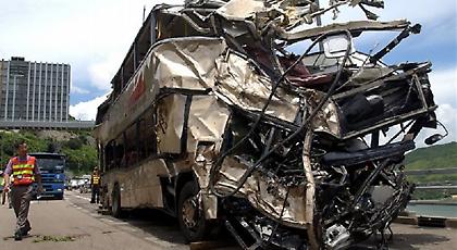 Κίνα: 18 νεκροί από δυστύχημα με λεωφορείο που έπεσε σε λίμνη