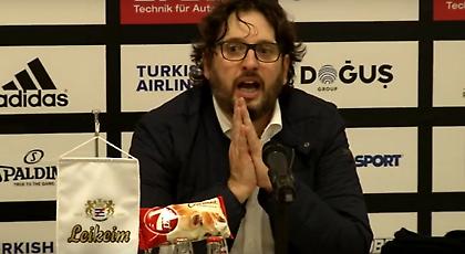 Τρινκιέρι σε ερώτηση για τη διαιτησία: «Δείξτε έλεος!» (video)