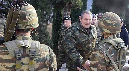 Ο Καμμένος κοιμήθηκε σε φυλάκιο με φαντάρους στην Ήπειρο