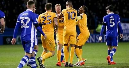 Φοβερό: Δύο παίκτες της Πρέστον αρπάχτηκαν μεταξύ τους και αποβλήθηκαν! (video)