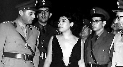 Η παρέμβαση του εισαγγελέα για το τολμηρό ντεκολτέ της Ελένης Ανουσάκη