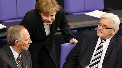 Σόιμπλε: Μεταρρυθμίσεις ή Grexit - Σταϊνμάιερ: Επιπόλαιοι όσοι μιλάνε για Ελλάδα εκτός ευρώ