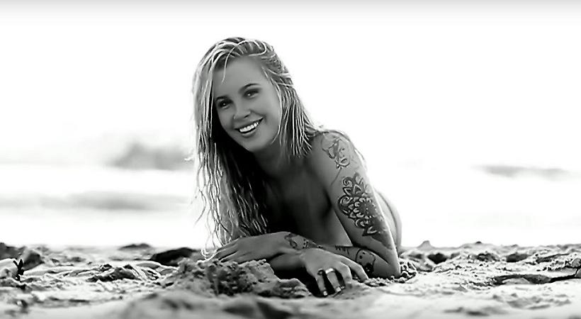 Τα πέταξε η Άιρλαντ Μπόλντγουιν (video/pics)