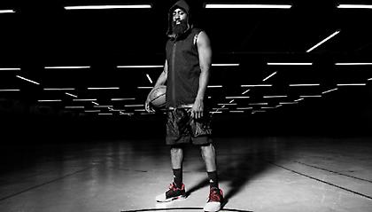 Ζήσε την απόλυτη μπασκετική εμπειρία Play Harden της adidas