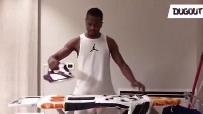 Θεούλης ο Εβρά: Σιδερώνει, χορεύει και σου φτιάχνει τη Δευτέρα (video)