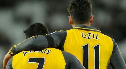 «Αγχώνουν» την Άρσεναλ οι Εζίλ και Σάντσες