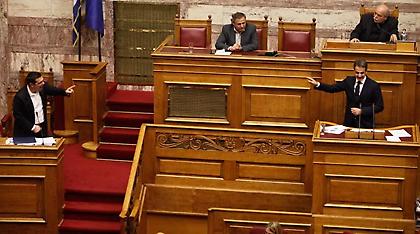 «Success story» για την κυβέρνηση, για μόνιμο «κόφτη» μιλά η ΝΔ