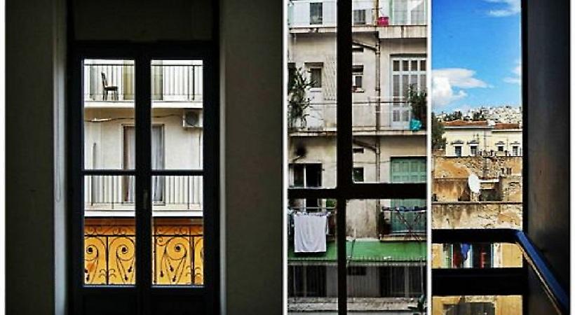 Οι Αθηναίοι φωτογραφίζουν την πόλη μέσα από το παράθυρό τους και γίνονται έκθεση στο Μουσείο Μπενάκη