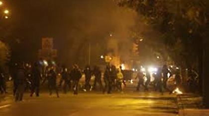 Εξάρχεια: Δύο ανήλικοι μεταξύ των συλληφθέντων στα χθεσινά επεισόδια