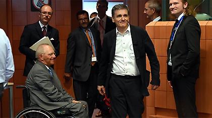 «Nein» Τσακαλώτου στις «παράλογες απαιτήσεις» Σόιμπλε για το πρωτογενές πλεόνασμα