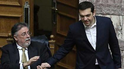 Πανούσης σε Τσίπρα: Οι ηγέτες αποχωρούν και δεν υποχωρούν