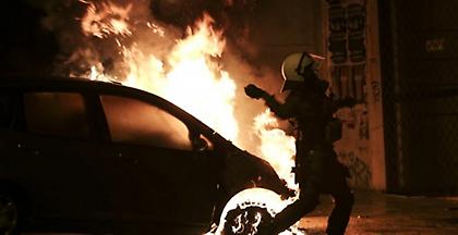 Στο αυτόφωρο οι 12 από τους συλληφθέντες στα προχθεσινά επεισόδια στα Εξάρχεια