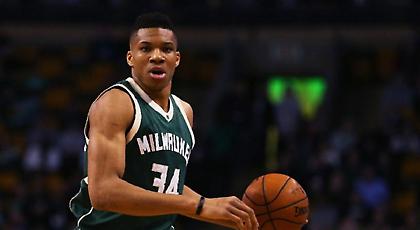 Ο Γιάννης «πιάνει» Λεμπρόν και Τζαμπάρ