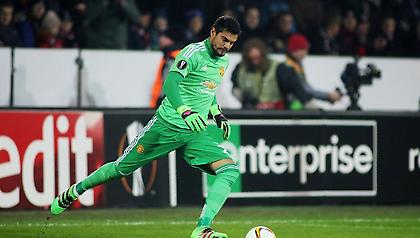 «Έφαγε» φωτοβολίδα ο Ρομέρο της Μαν. Γιουνάιτεντ! (pics)