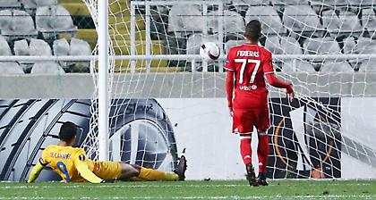 Έτσι «τέλειωσε» τον Ολυμπιακό ο Ντε Καμάργκο! (video)