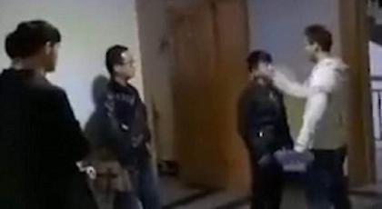 Καθηγητής έβαζε τους αργοπορημένους μαθητές να χαστουκίζουν ο ένας τον άλλον! (video)