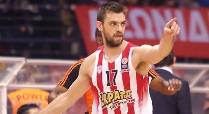 Στη δωδεκάδα του Ολυμπιακού ο Μάντζαρης