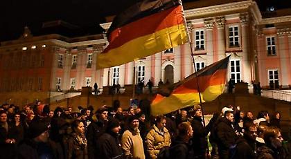 Το 58% των Γερμανών θεωρεί το προσφυγικό ως κορυφαίο πρόβλημα