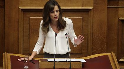 Αχτσιόγλου για εργασιακά: Κρίσιμη η κατάσταση, όχι όμως μη αναστρέψιμη