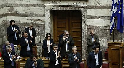 Με 152 ΝΑΙ εγκρίθηκε ο προϋπολογισμός του 2017