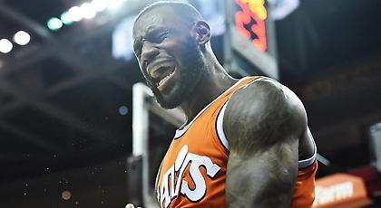 Ένα Top 10 μόνος του ο Λεμπρόν (video)