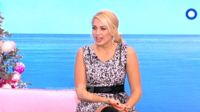 Το σέξι σταυροπόδι της Κωνσταντίνας Σπυροπούλου (video)