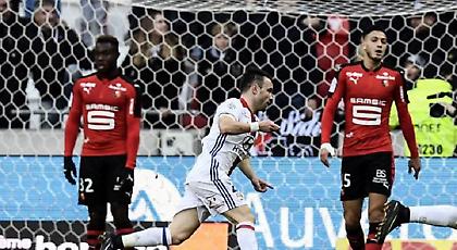 Mόνη στην 4η θέση η Λιόν