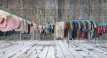 Τρομερό: Έκαναν έκθεση στη Νέα Υόρκη με ρούχα προσφύγων από την Ειδομένη! (pics)