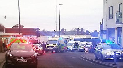 Λονδίνο: Φώναξε «θάνατος σε όλους τους μουσουλμάνους» και άρχισε να μαχαιρώνει κόσμο