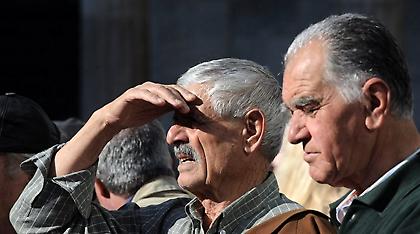 «Τρέχουν» οι υπηρεσίες για να καταβάλουν τη μισή 13η σύνταξη: Πόσοι και πώς τη δικαιούνται