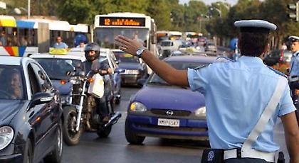 Νταλίκα «δίπλωσε» στην εθνική οδό Αθηνών – Θεσσαλονίκης