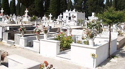 Ανήλικος έκανε κλοπές ακόμη και σε νεκροταφεία