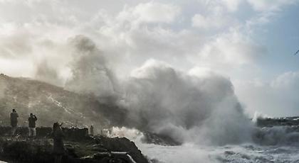 Γιγάντια κύματα στην Ευρώπη!