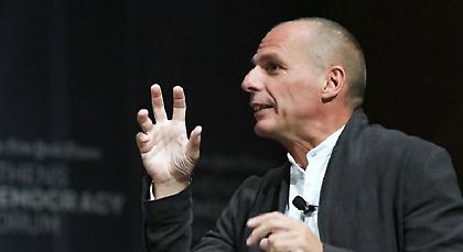 Βαρουφάκης: Ο Σόιμπλε δεν έχει αποσύρει τη στήριξη στον Τσίπρα