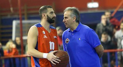 Προσφορά αγάπης από το Φάρο