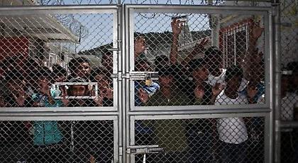 Αναστάτωση στον καταυλισμό της Μόρια από φήμες ότι ανοίγουν τα σύνορα