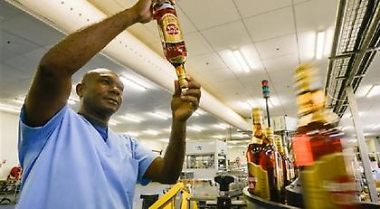 Η Κούβα θέλει να αποπληρώσει χρέος 270 εκατ. δολαρίων με ρούμι & χάπια