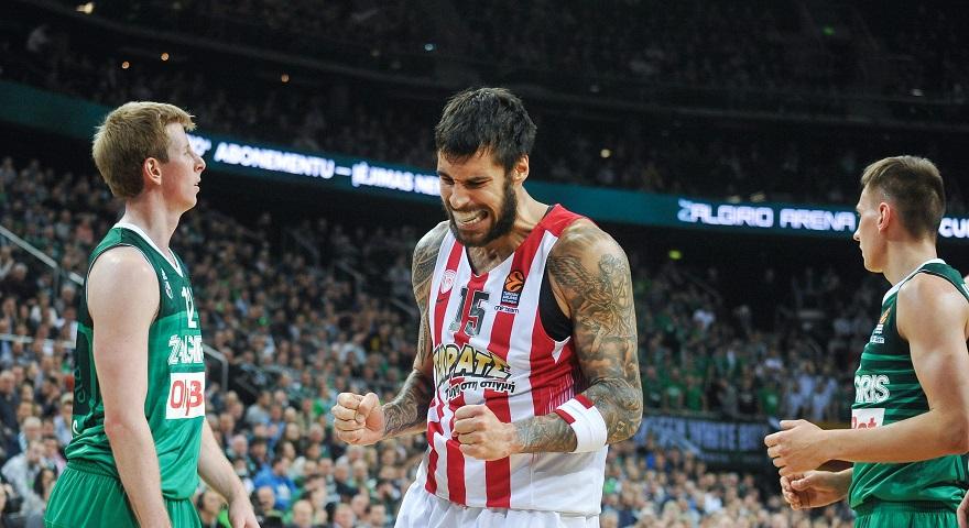 Επιστρέφει… ανακουφισμένος στην Αθήνα ο Πρίντεζης (pic)