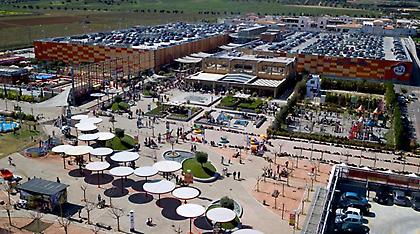 Αναστάτωση από τηλεφώνημα για βόμβα σε εμπορικό κέντρο στα Σπάτα