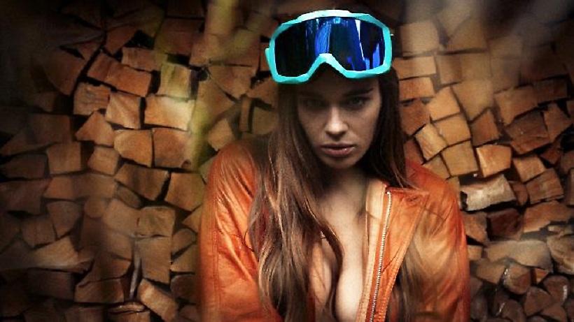 Μία γυμνή ματιά γεμίζει το ταμείο (pics)